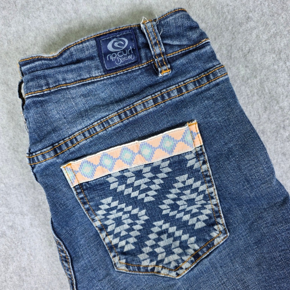 Rip Curl Denim Shorts Size 32 Blue Aztec Embroidered‎ Back Pocket Cuffed Hem